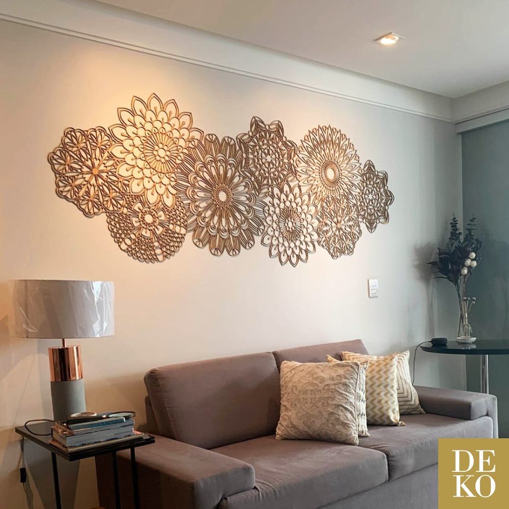 Instalación fácil del mural mandala en una pared decorativa.